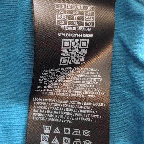 Guess - 3D Logo Short Sleeves Tee - Picture 12 of 14